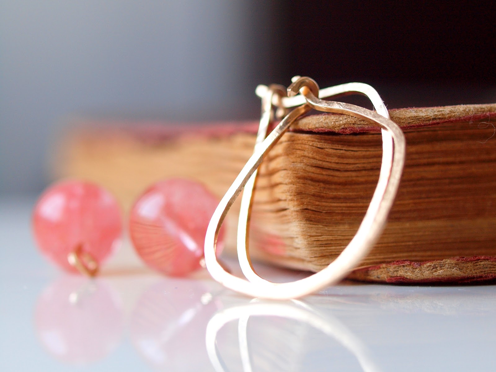 SianyKitty's Blog: Organic Shape Gold Hoop Earrings to Start the Fall ...