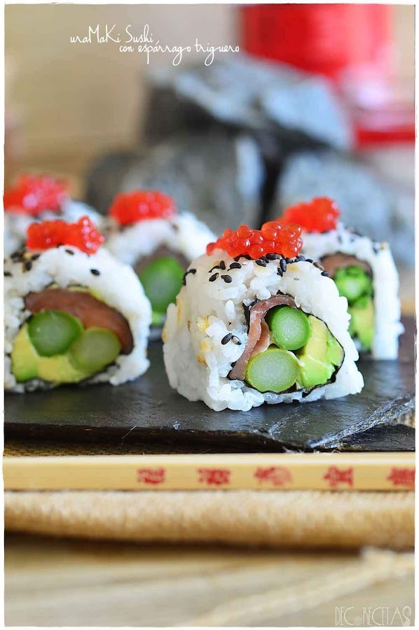 Uramaki suski de esparrago triguero. Tu receta de sushi en 5 pasos- sashimi sushi- nigiri sushi- uramaki california- temaki- gunkan- philadelphia roll- norimaki- alga nori- arroz para sushi