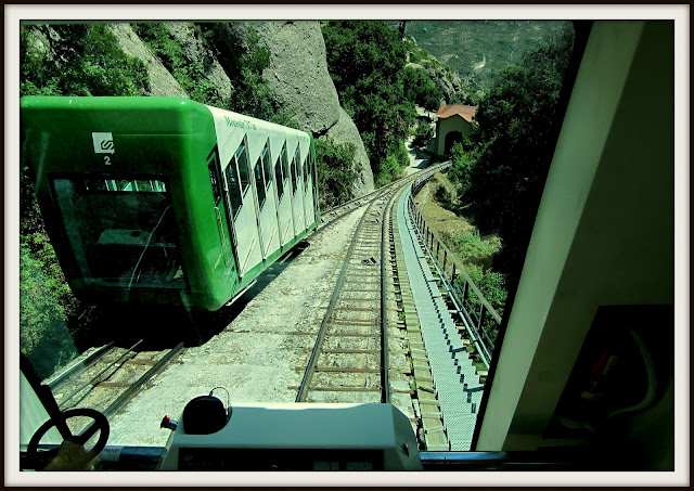 funicular santa cova cremallera tren montserrat monasterio