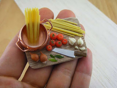 15 Miniatur Makanan Unik Karya Shay Aaron