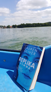 "REPLIKA" Lauren Oliver "REPLIKA" Lauren Oliver