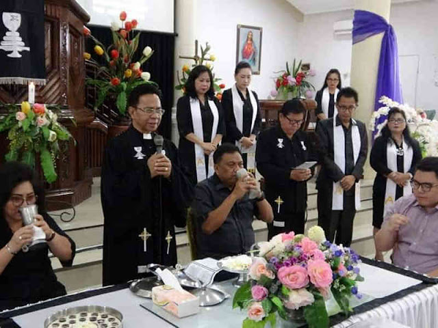 Olly Dondokambey Ibadah Jumat Agung Bersama Jemaat GMIM Eben Haezer Bumi Beringin Olly Dondokambey Ibadah Jumat Agung Bersama Jemaat GMIM Eben Haezer Bumi Beringin
