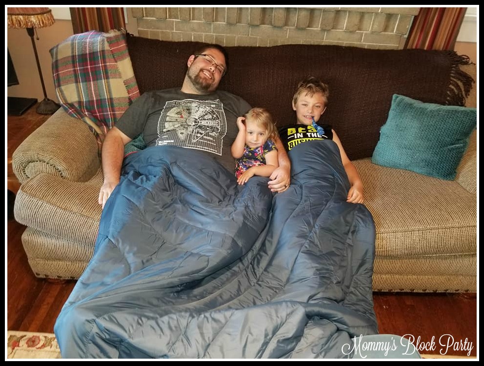 Montem Has The Perfect Camping Blanket For Your Summer Adventures Camping Blanket Giveaway Mommy S Block Party