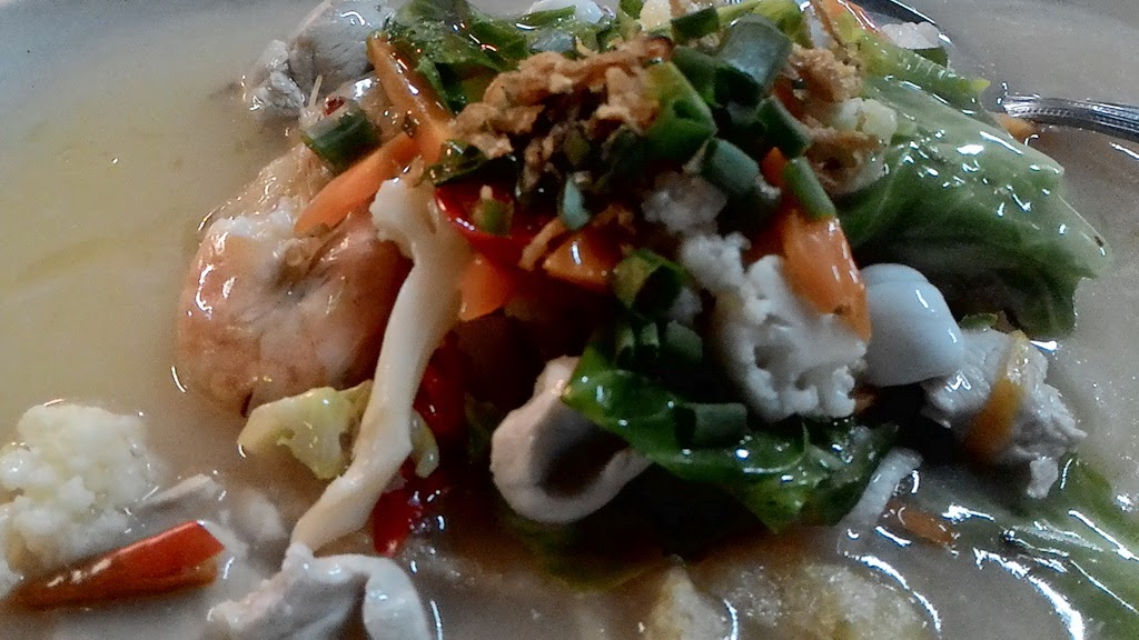 orangkecilorangbesar: Kedai Makan Melayu vs Kedai Makan Siam