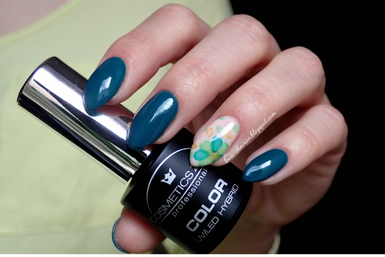 Cosmetics Zone | lakier hybrydowy | 047 Aventurine Blue | farbki akwarelowe | kwiaty na paznokciach | floral watercolor nails | watercolor nails | Cosmetics Zone | lakier hybrydowy | 047 Aventurine Blue | farbki akwarelowe |manicure hybrydowy | inspiracje paznokciowe | kwiaty na paznokciach | blur effect | floral watercolor nails | watercolor nails | watercolor flower nail art |