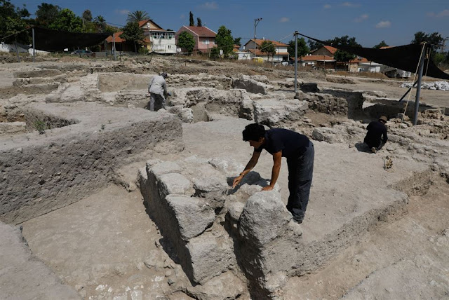 Ancient pottery workshop unveiled in Israel Ancient pottery workshop unveiled in Israel