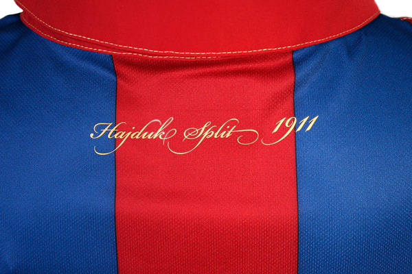 Hajduk Split lança camisa reserva para comemorar seu centenário - Show de  Camisas