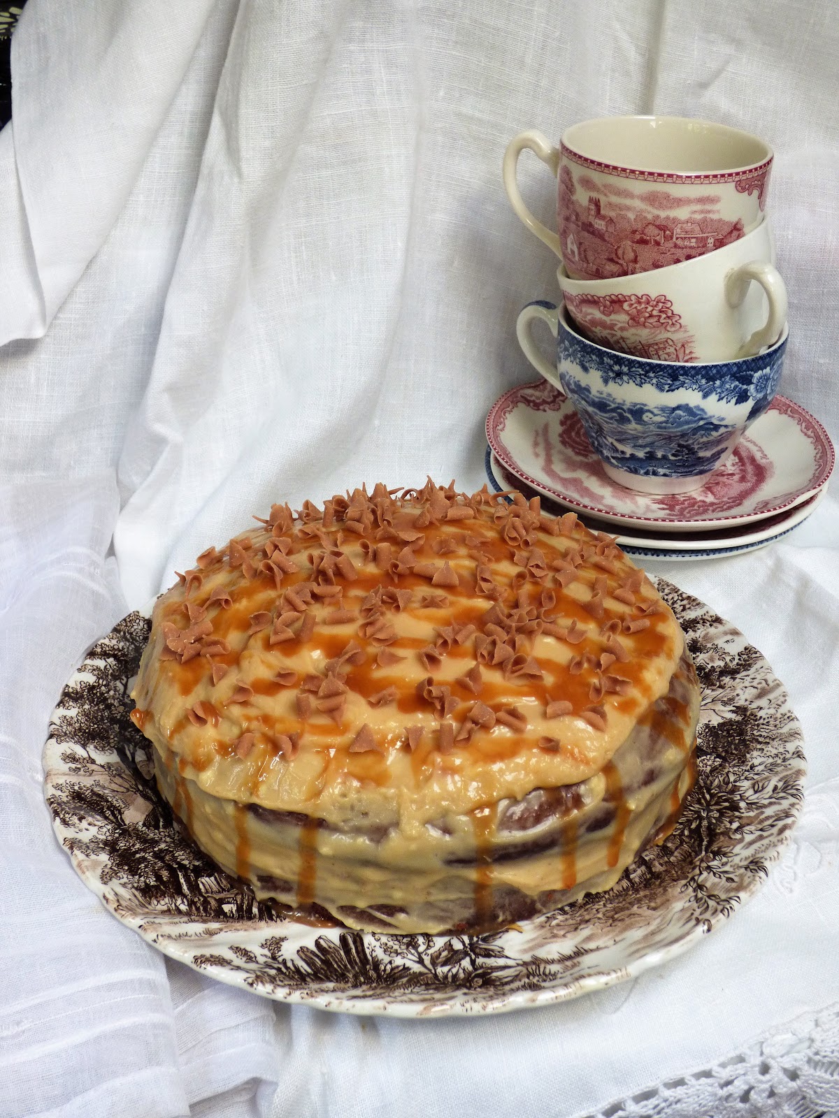 Chez Maximka: Banana cake with salted caramel mascarpone frosting