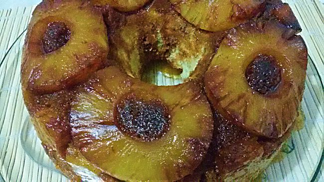 Bizcocho volteado de piña