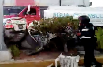 Aplasta taxis: Colombiano drogado a bordo de Pipa arrolla carros en Playa del Carmen (Video)