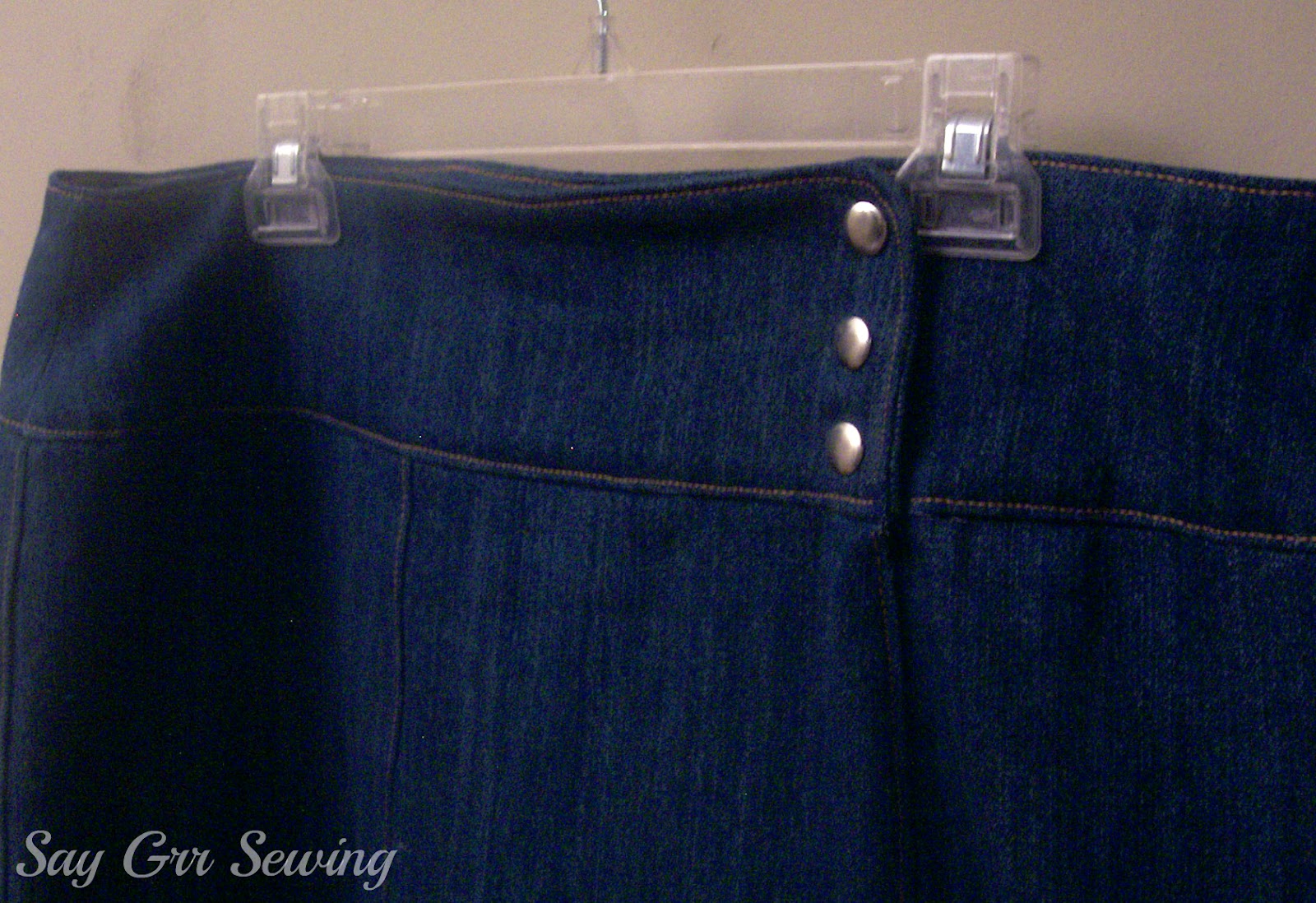 Say Grr Sewing: Paneled Skirt with Pleated Ruffle