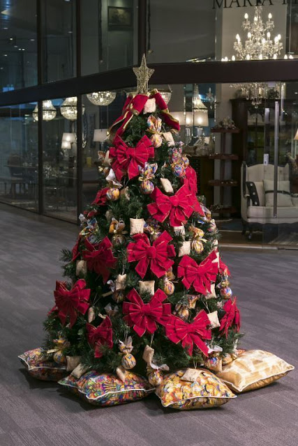 Arvore de Natal decorada Luxo de 1,50m + kit de 45 enfeites prata e rose em  Promoção na Americanas