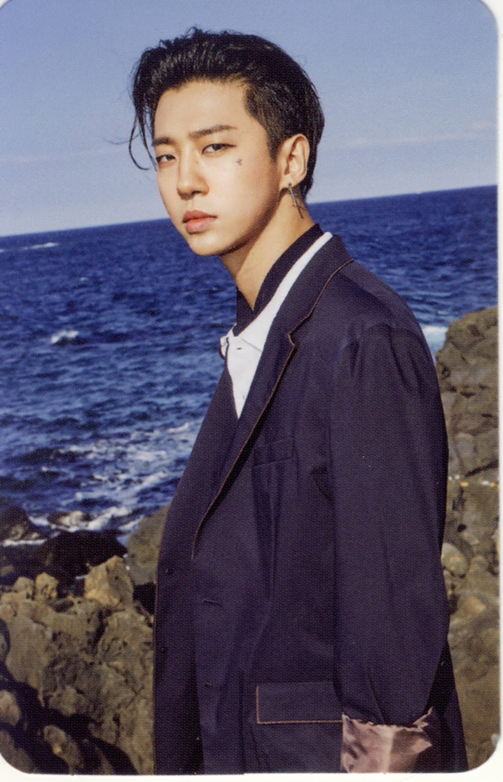 kpop scans Bang Yongguk ( B.A.P ) Blue photocard