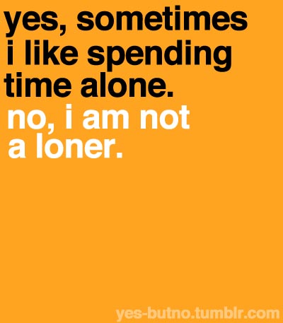 Дружеский разговор. Папа любит чай горячий. Беседы друга. Гуляние с друзьями. Умная девушка в очках.