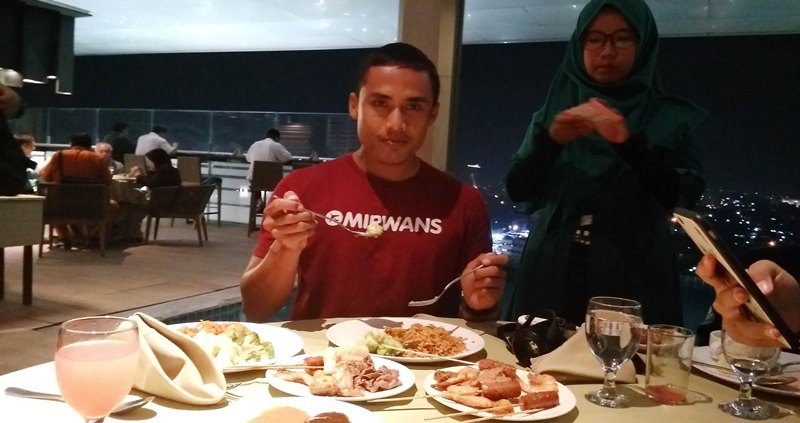 Nikmati Barbeque Fusion di Fox Harris Hotel Pekanbaru, alamat fox harris hotel, menu dan harga barbeque di Pekanbaru, tempat ngobrol di Pekanbaru