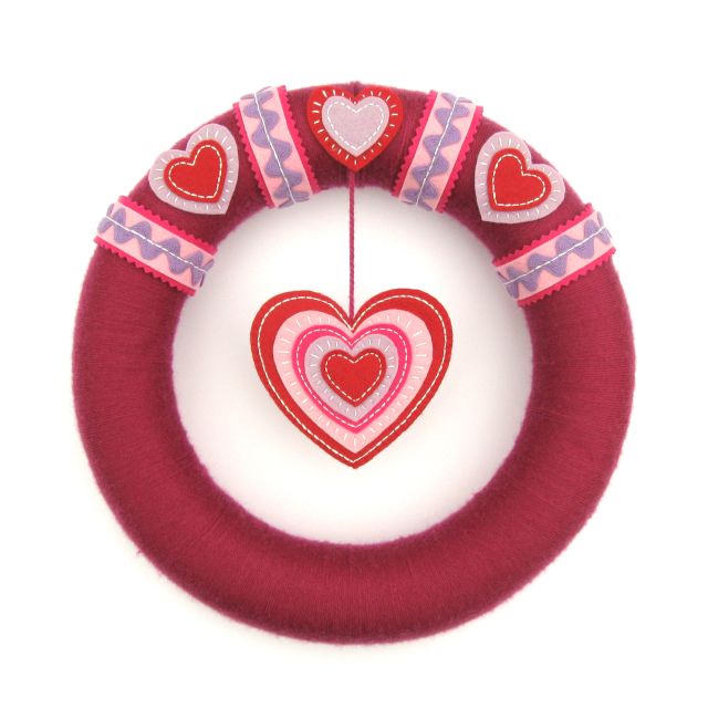https://thevillagehaberdashery.co.uk/blog/2017/a-year-of-wreaths-february-valentines-heart-wreath-by-laura-howard