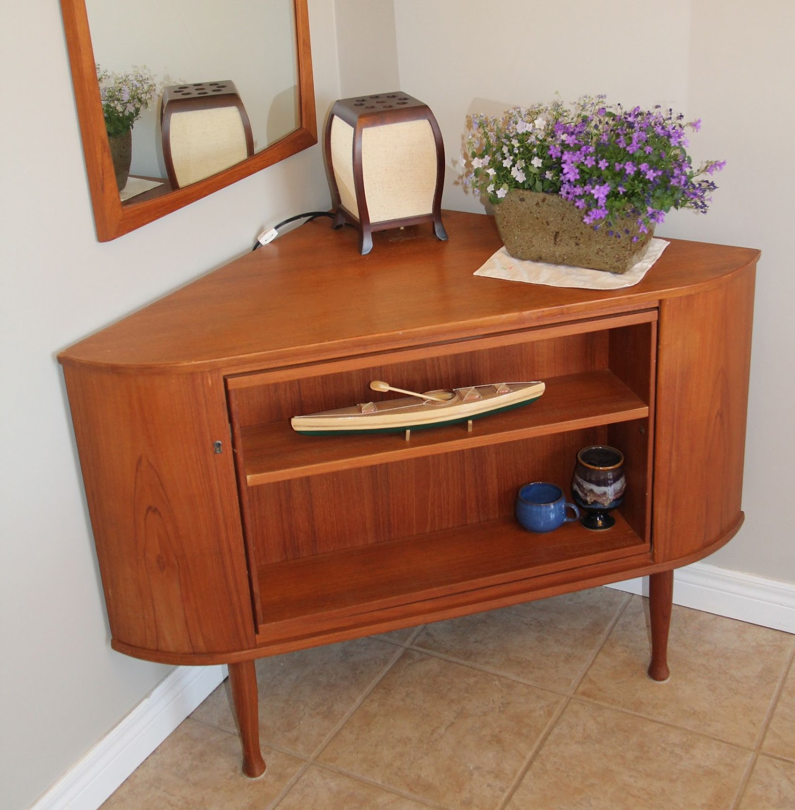 Tribute 20th Decor Vintage Teak Corner and Bar