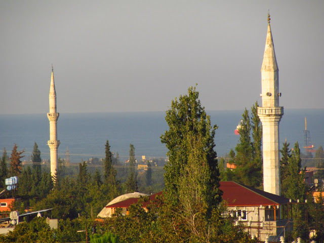 Kuzuculu Kasabasında Çekilmiş Cami Minare Resimleri
