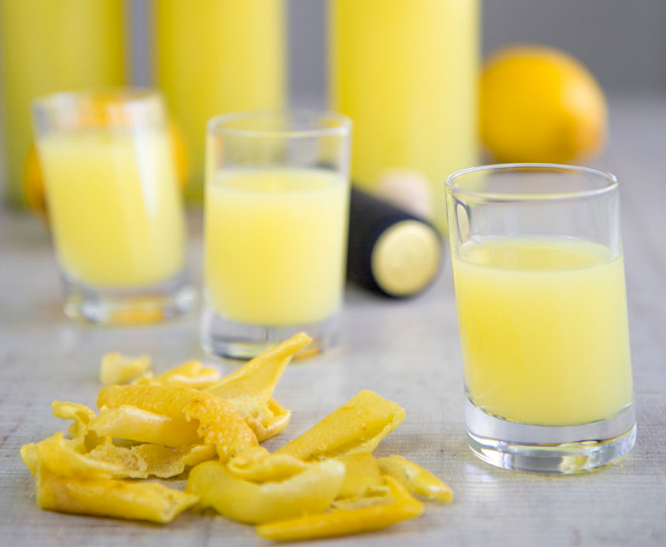HOMEMADE LIMONCELLO ITALIAN RECIPE AND HISTORY - READY IN 3 DAYS! #drink