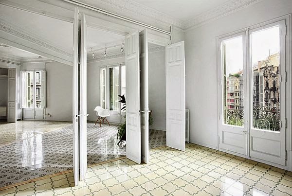 Small apartment decorated in white