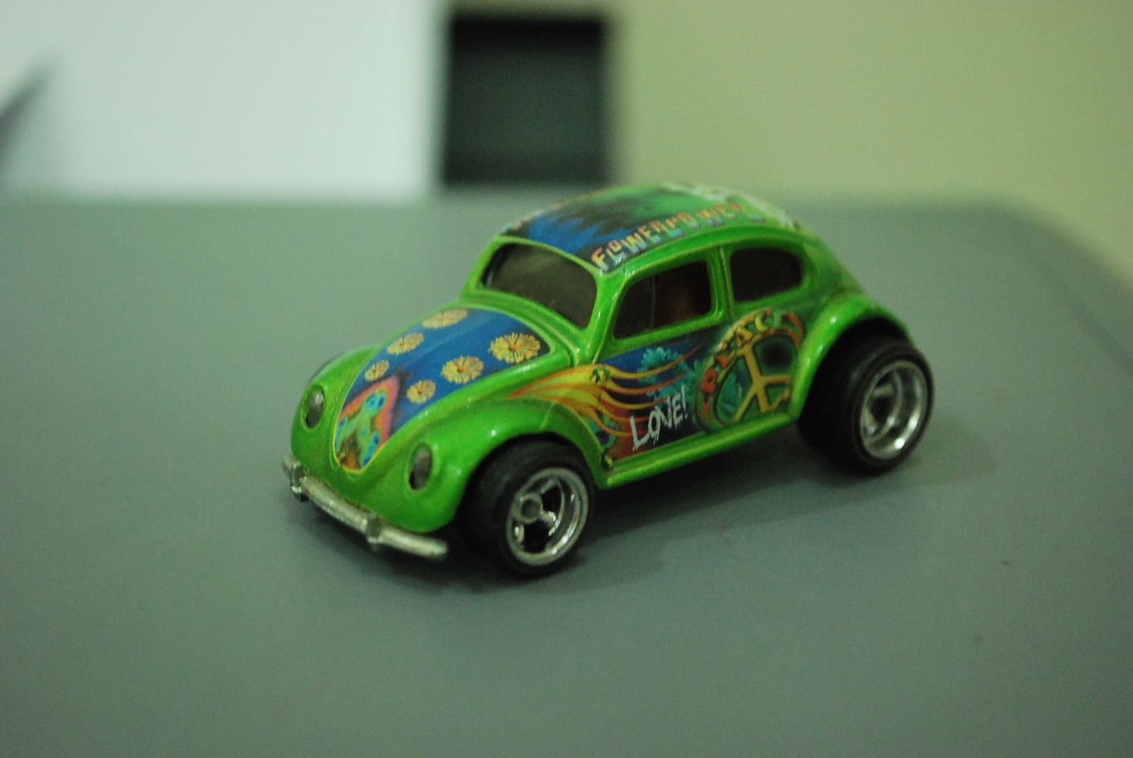anythingrealthing HOT WHEELS VOLKSWAGEN BEETLE 1988