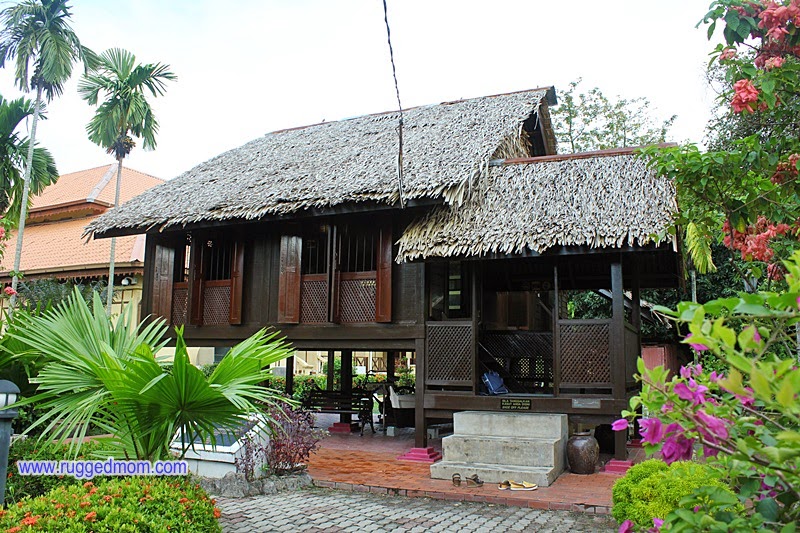 Menaiki Hop On Hop Off Bus ke Rumah P. Ramlee