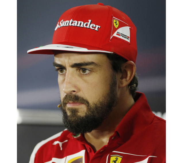 El piloto Fernando Alonso con barba