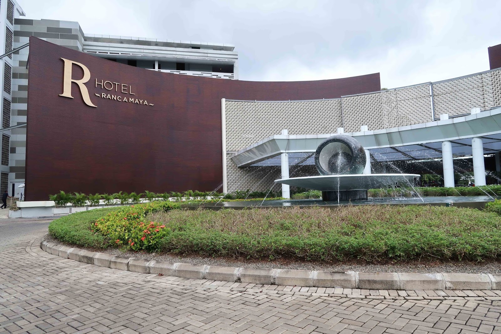 The Pillow Talk R Hotel Rancamaya, Bogor