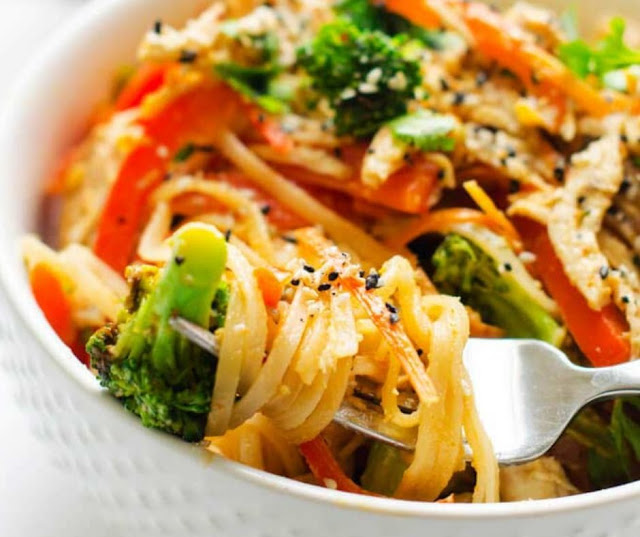 Spicy Noodle Bowl With Chicken And Veggies Spicy Noodle Bowl With Chicken And Veggies