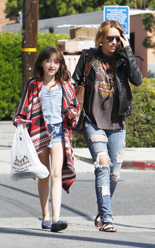 SUPER GIRL: Laid Back? Slacker Style? Street Wear?