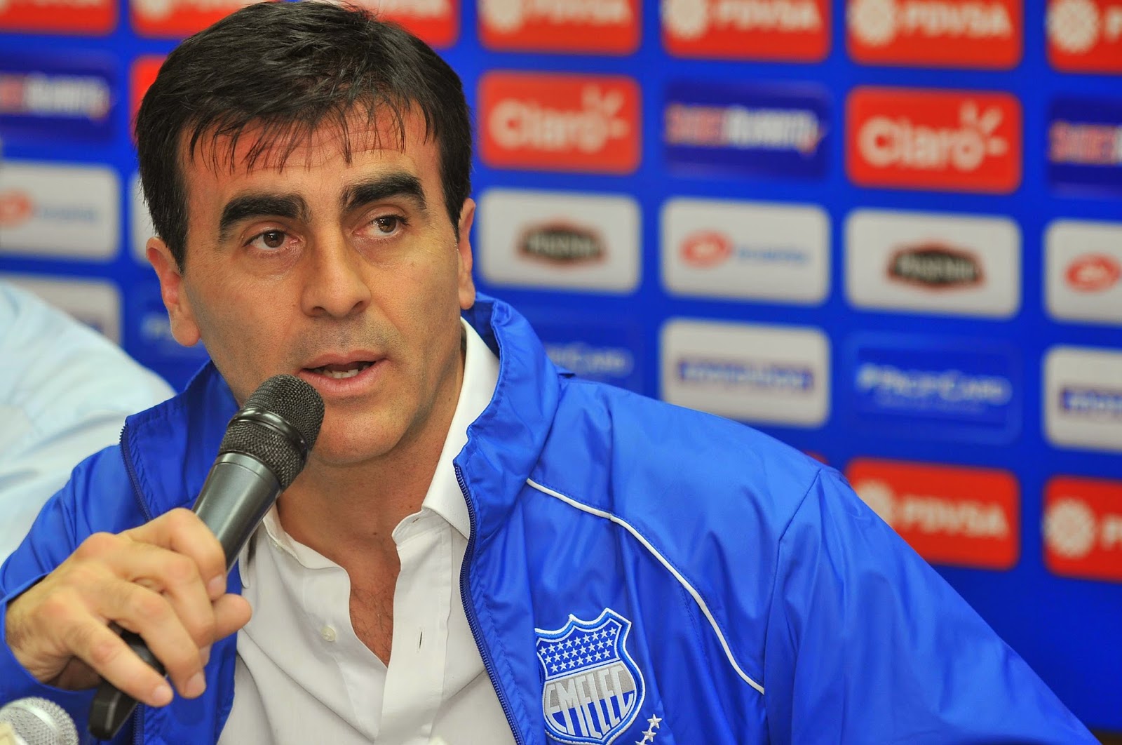 Quinteros nuevo entrenador de Ecuador Gustavo Quinteros director tecnico de Ecuador