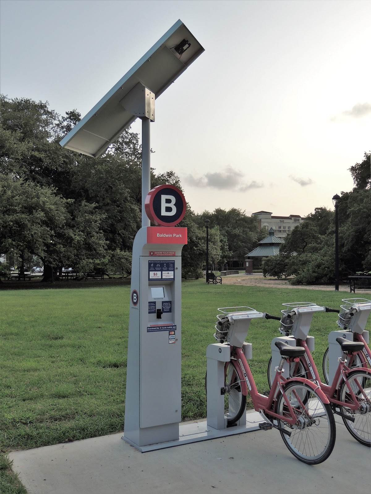 Houston in Pics Bike Rental at Baldwin Park (Midtown)