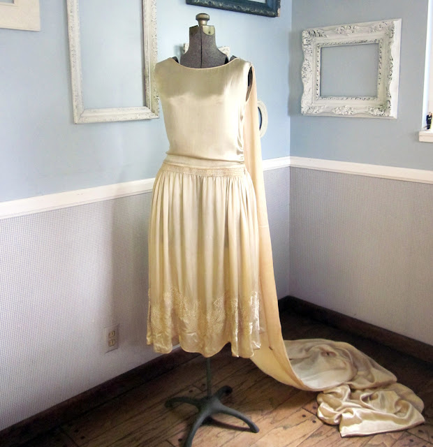 Second Wind Vintage: Heirloom 1924 Wedding Dress