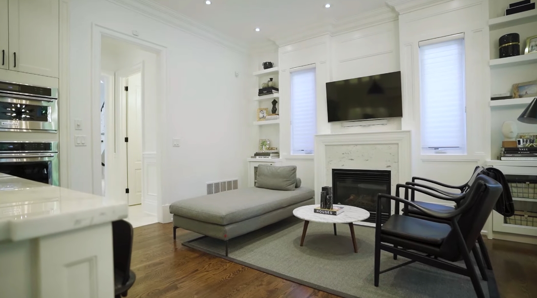 Tour 100 Snowdon Ave, Toronto vs. 43 Interior Design Photos