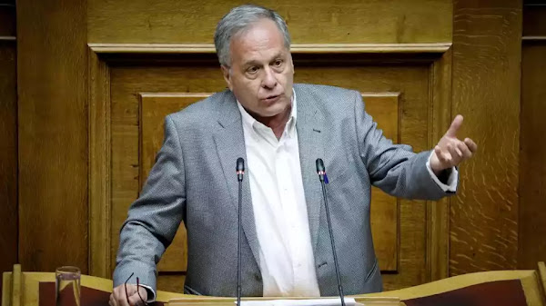 Βουλευτής του ΣΥΡΙΖΑ για τον «τοξοβόλο του Συντάγματος»: Σιγά τον εγκληματία Βουλευτής του ΣΥΡΙΖΑ για τον «τοξοβόλο του Συντάγματος»: Σιγά τον εγκληματία