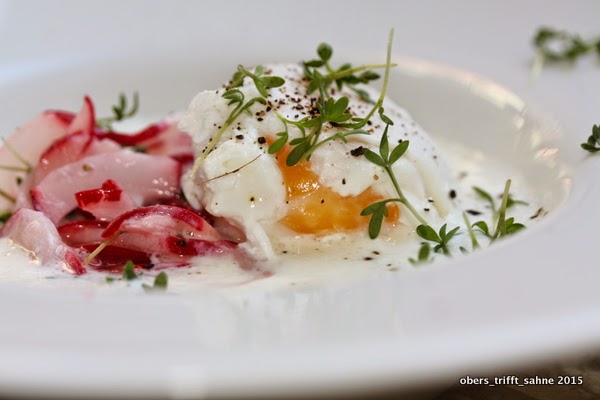 Geballte Ladung Frühling: Joghurtsüppchen mit Radieschen, Kresse und ...