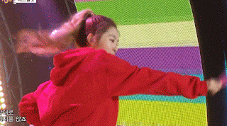 오늘자 카메라 찾는 아이린 | 인스티즈