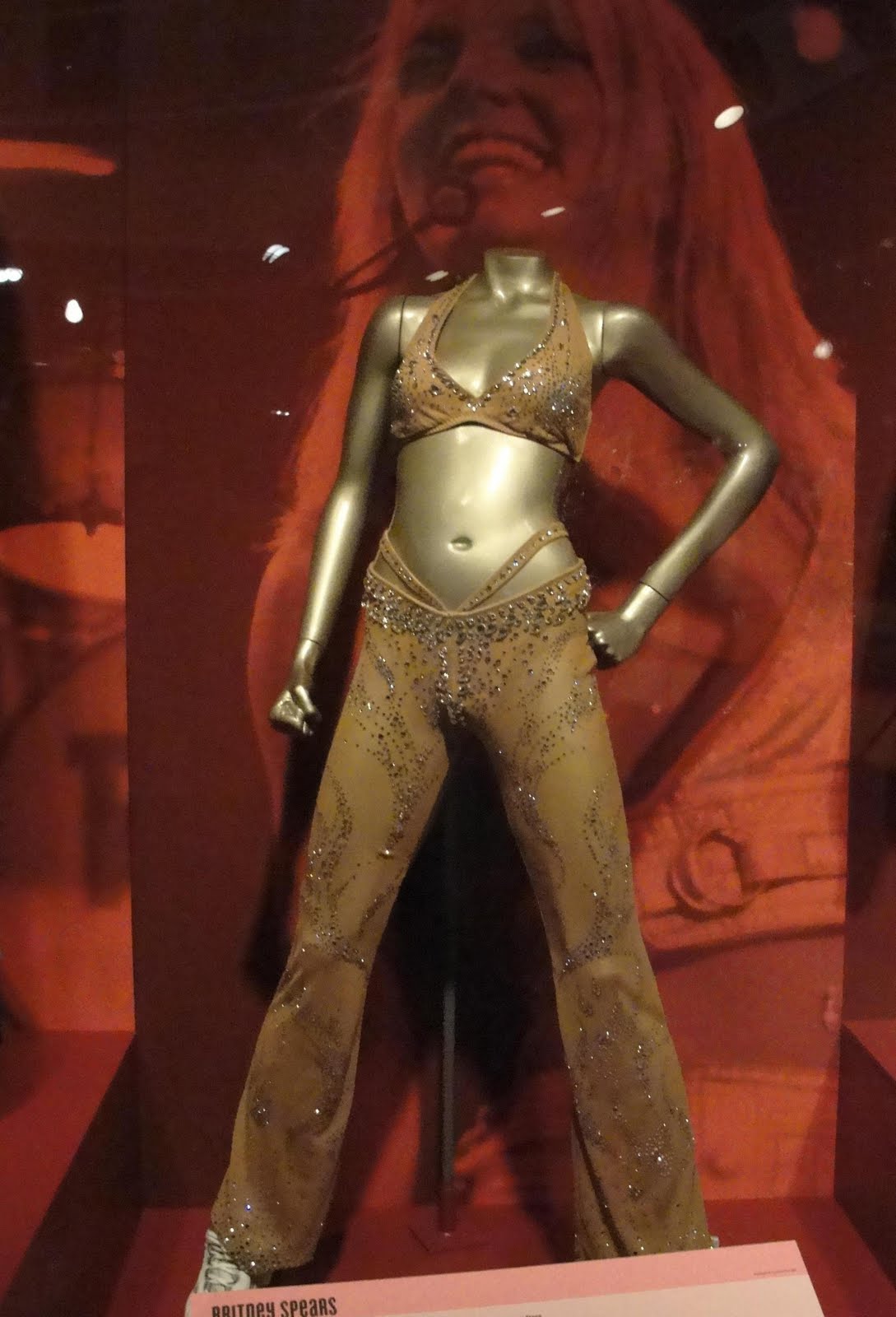 Britney Spears Iconic Oops I Did It Again Outfit Going Up For Auction Britney Spears Breatheheavy Exhale
