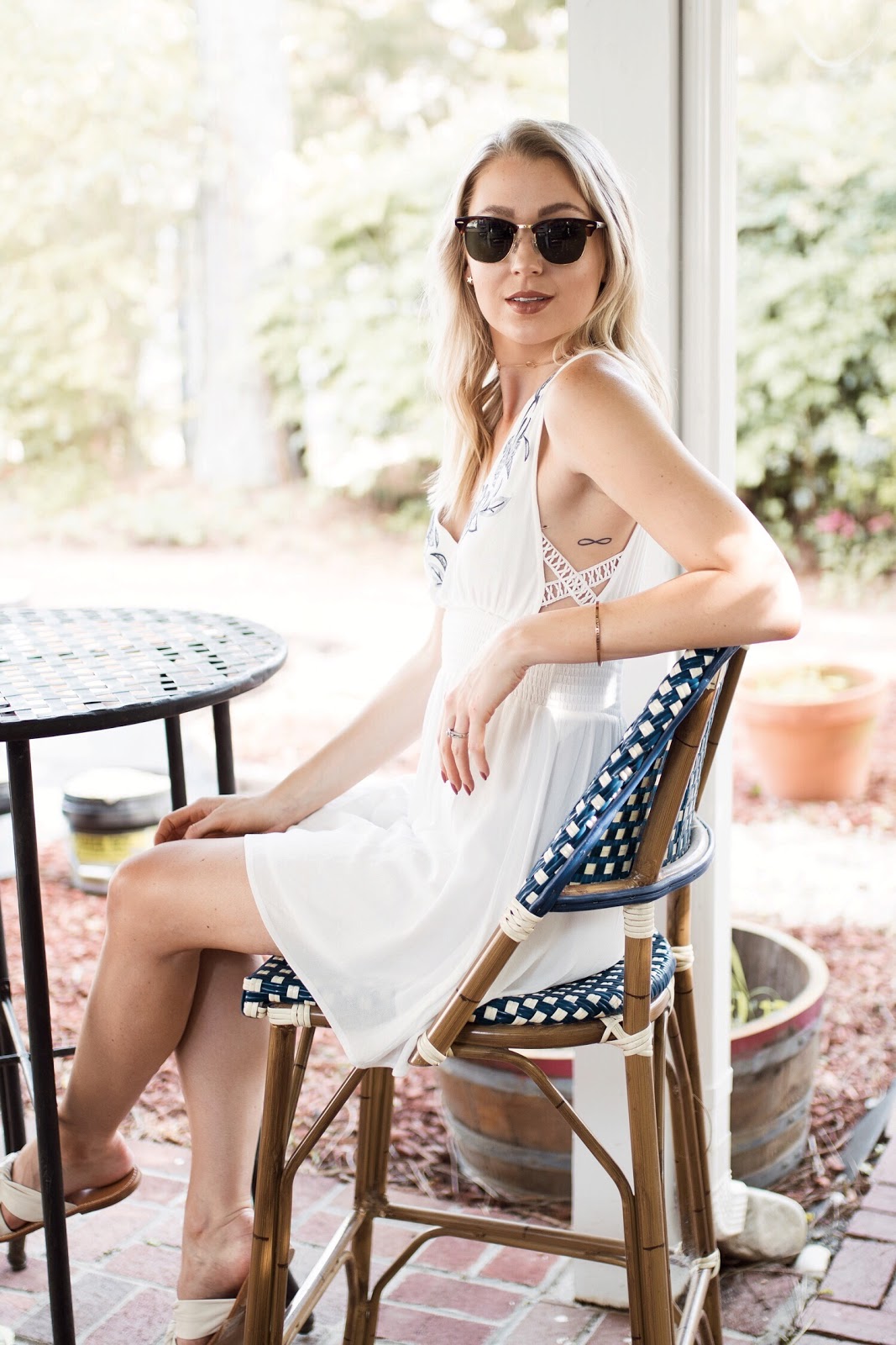 white sundress / vacation outfit