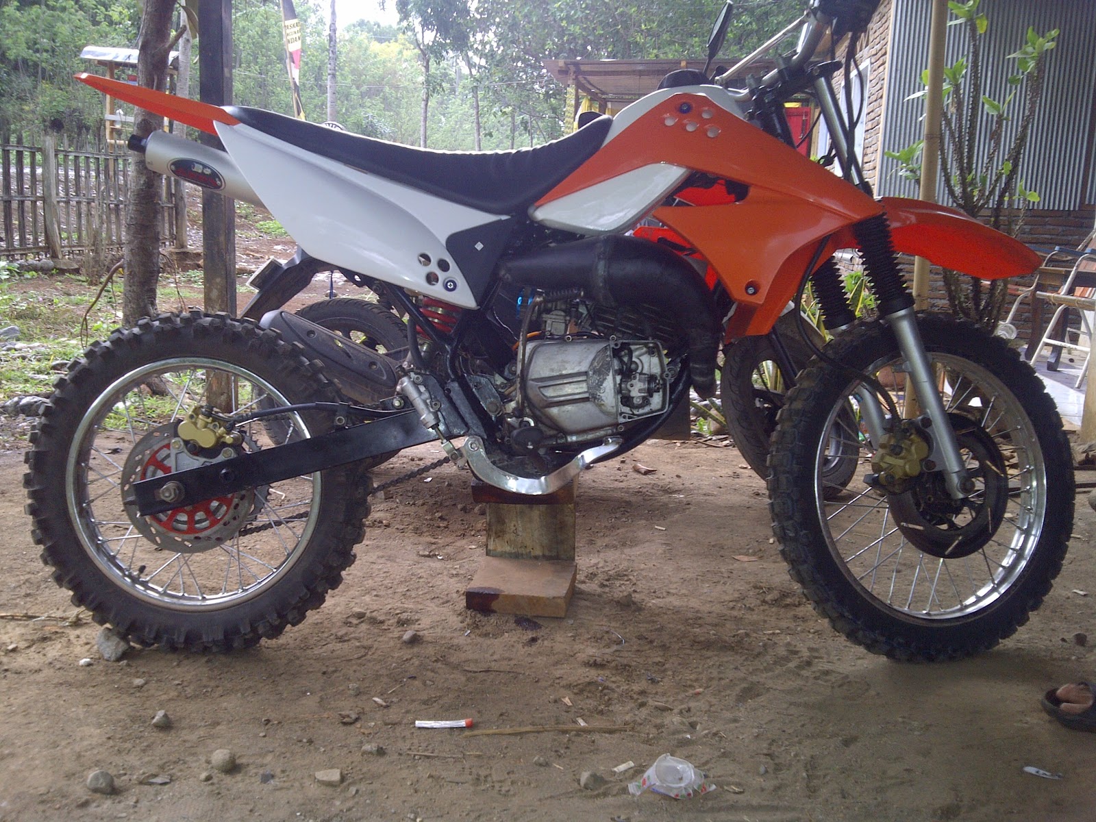 Modifikasi Motor Trail Oktober 2012