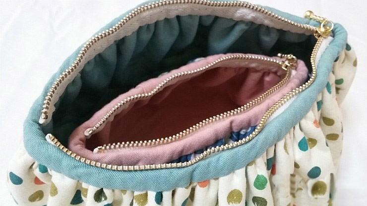 Dumpling Zipper Pouch Coin Purse Cosmetic Bag Tutorial in Pictures. 