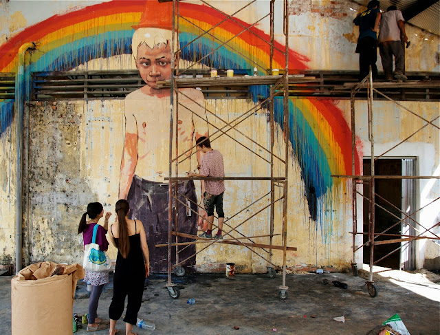 Part 1 of Henrik Haven's comprehensive Ernest Zacharevic coverage in Penang Malaysia. New Solo Show: Behind the scenes 1