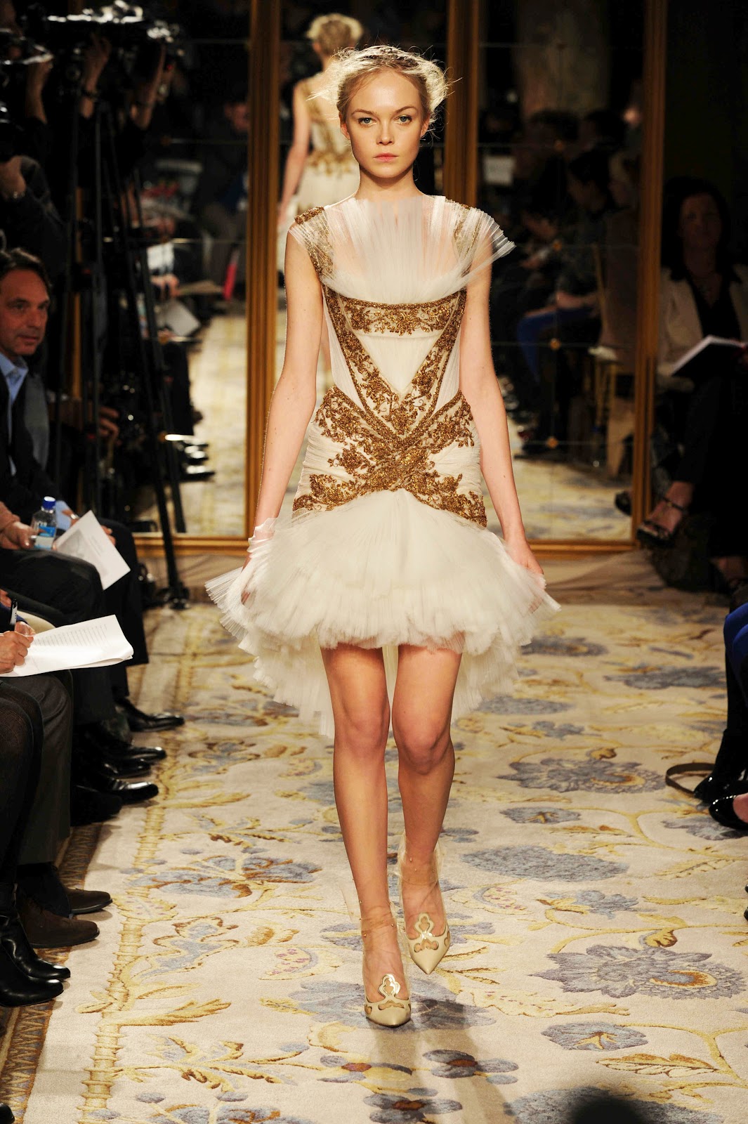AMORE (Beauty + Fashion): Wedding Bell Wednesday - Marchesa AW11/12