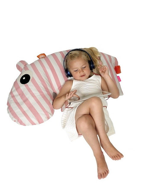 http://bubulinka.pl/pl/done-by-deer-poduszka-3-w-1-hipopotam-roz.html