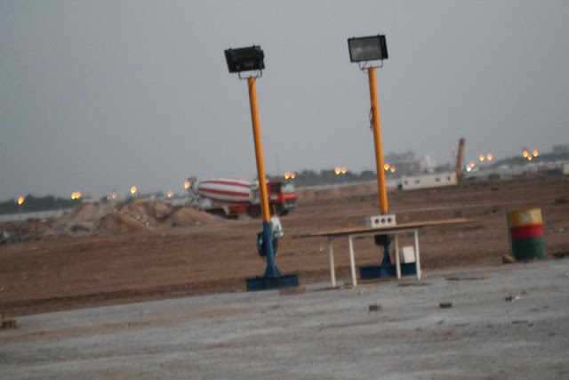 Picture of Bauer's construction equipment on the Kingdom Tower construction site