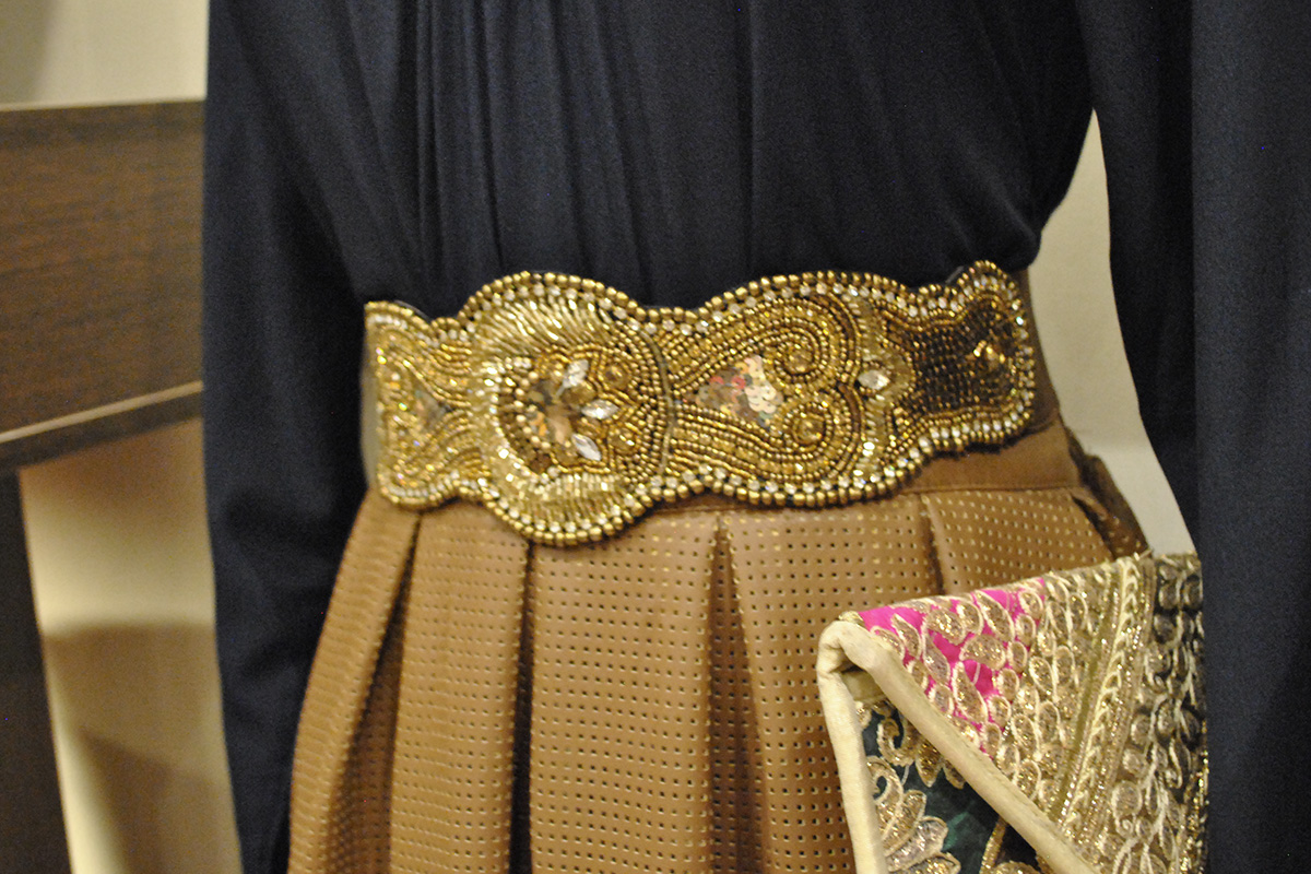 Coloco mi desastre con mi ropa. Top Queens Salamanca.