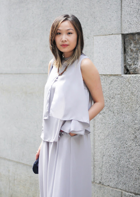 Layers of Chic How to Look Sophisticated Monochrome Outfit How to Look Sophisticated Monochrome Chiffon Outfit
