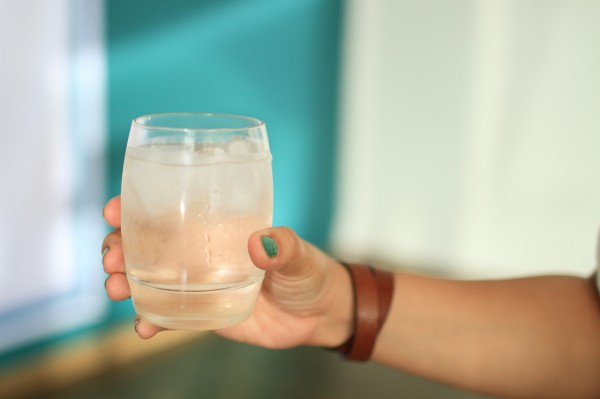 Stop Minum Air Dingin! Karena Sangat Berbahaya Untuk Kesehatan Kita Stop Minum Air Dingin! Karena Sangat Berbahaya Untuk Kesehatan Kita