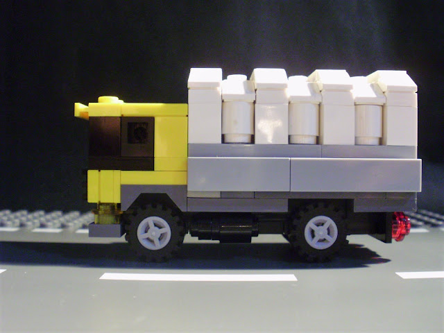 MOC LEGO camião amarelo