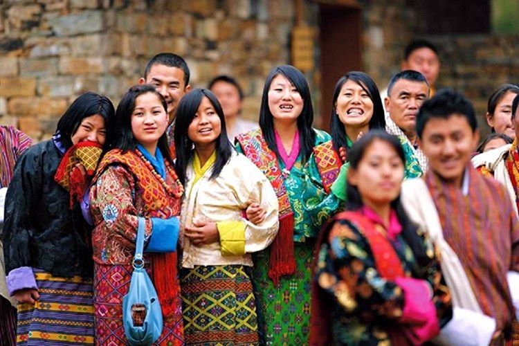 Bhutan geleneklerine göre erkeklerin mirastan pay almaları yasaktır, tüm miras kız çocuğuna bırakılmaktadır.